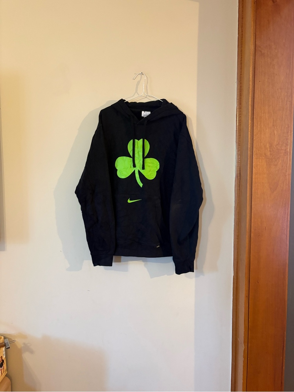 Nike NBA Boston Celtics Hoodie with Bright Green Shamrock CITY EDITION M